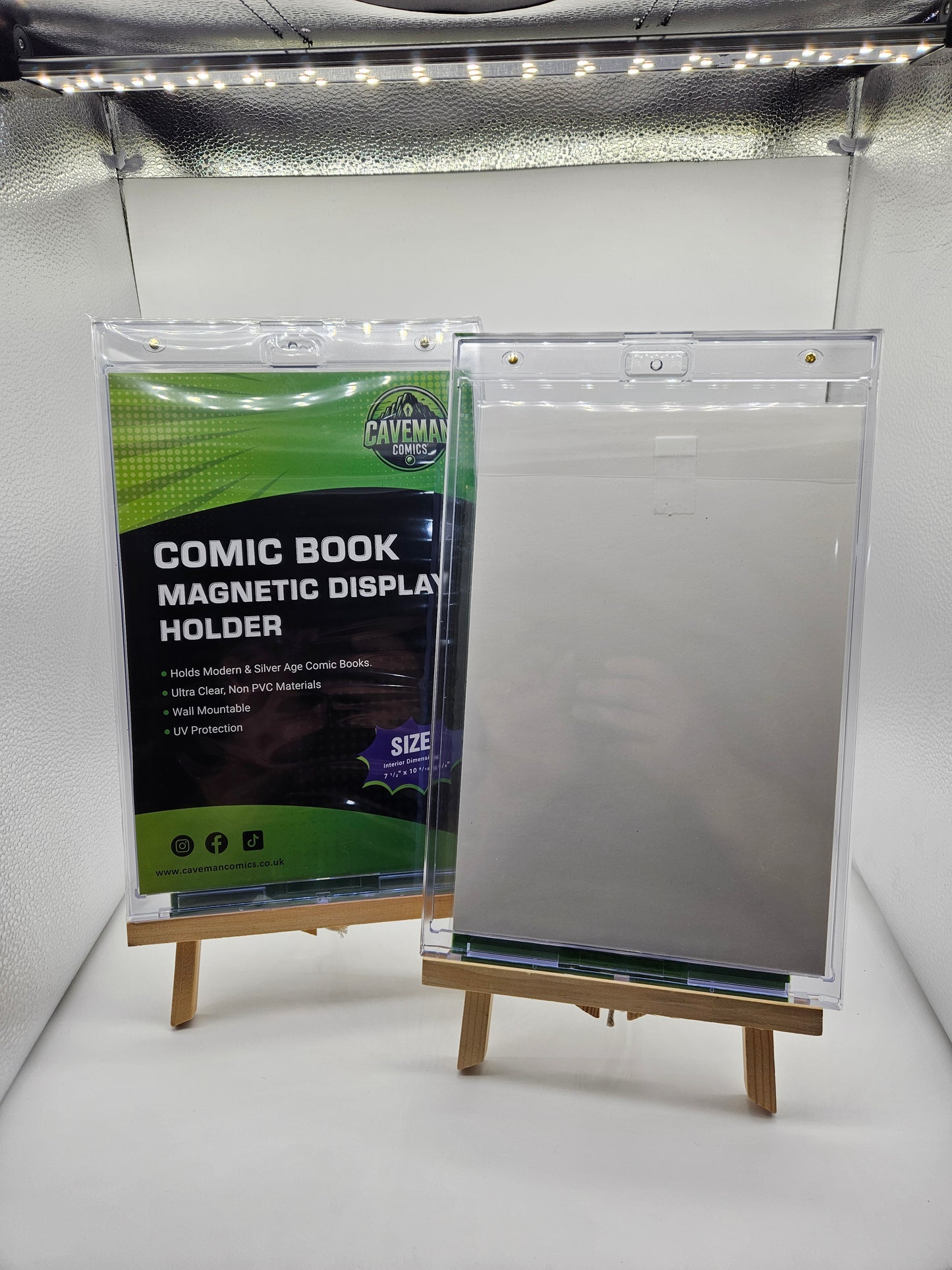 1 x UV-Protected Magnetic Comic Holder: Acid Free, Wall Mountable